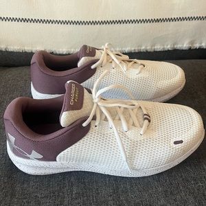 UNDERARMOUR Charged Persuit running shoes